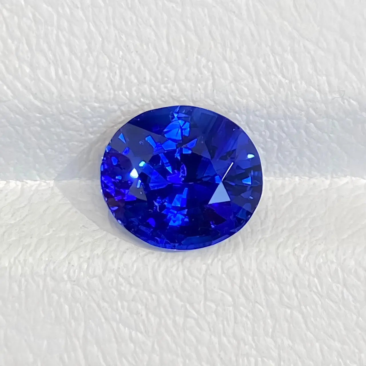2.02ct Royal Blue Sapphire Face-Up View