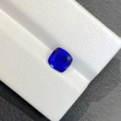 Close-up of 1.39ct Kashmir-Style Blue Sapphire