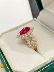 Geometric 18K Gold Band Detail