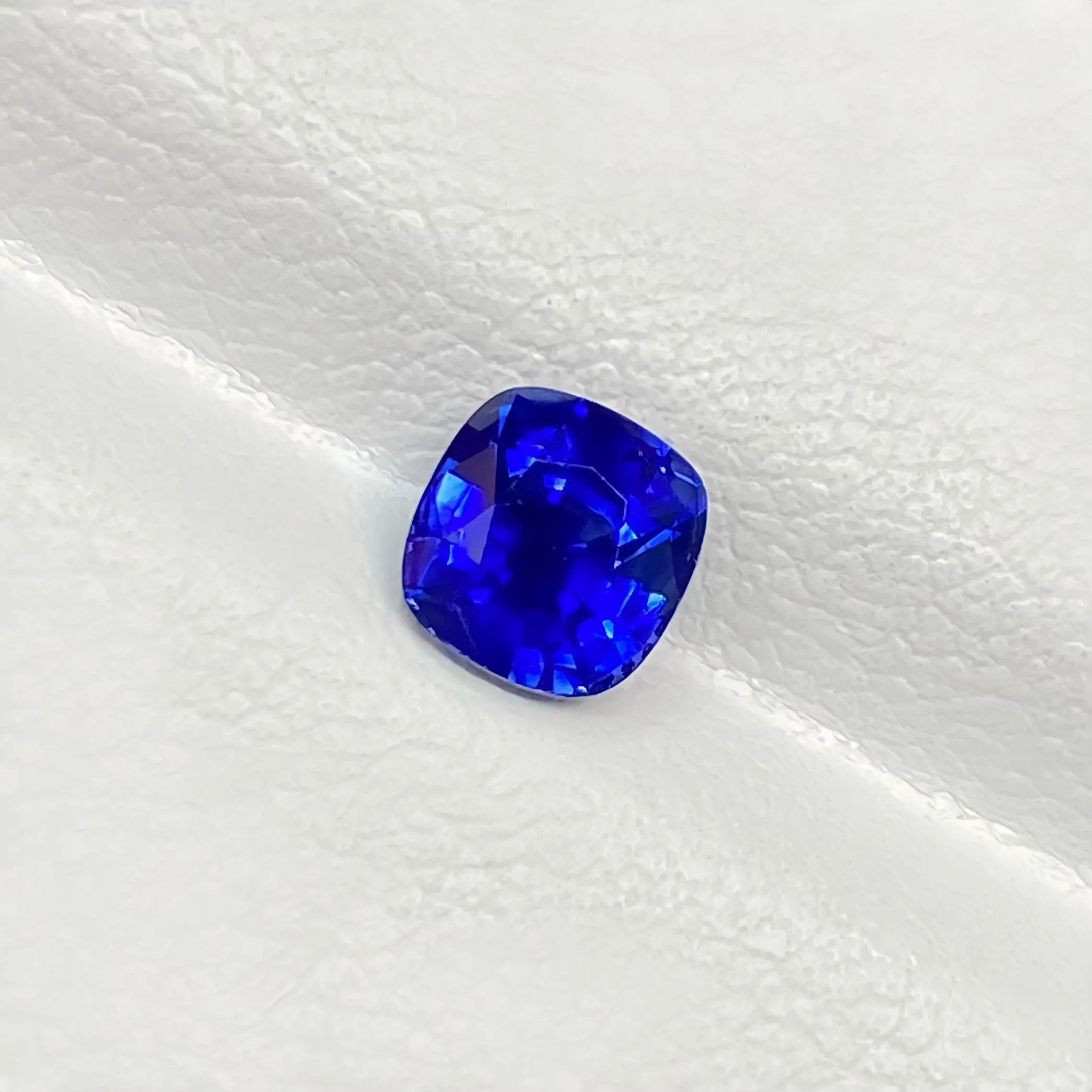 GRC Certified Royal Blue Sapphire Close-up